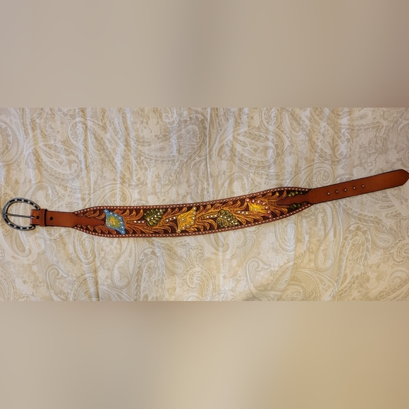 Western leather tooled belt - Picture 2 of 6